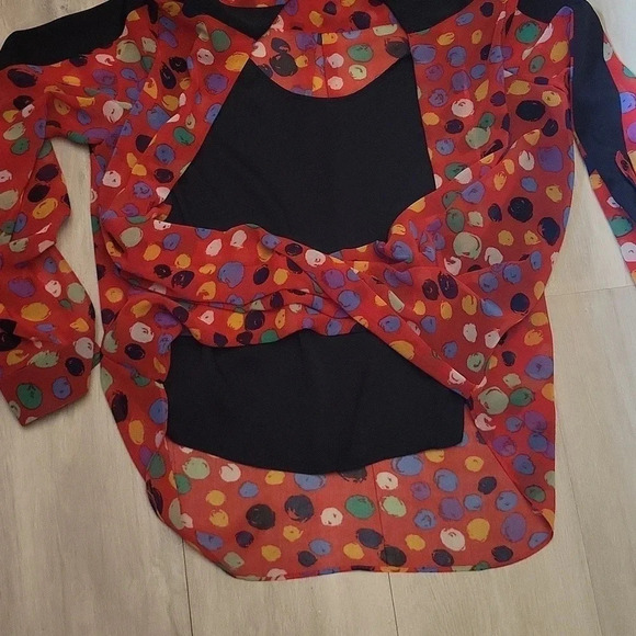 🛍Anne Klein Red Faux Wrap Colorful Dots Blouse Womens Size 10 - Picture 4 of 4